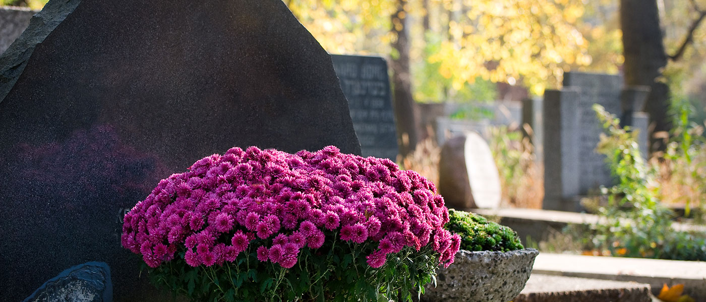wilbert-burial-vaults-cremation-urns-3952350
